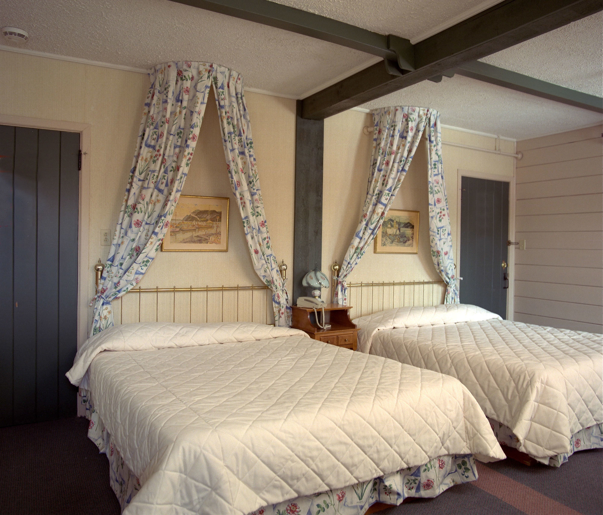 Auberge Alpine Inn Sainte-Adèle Extérieur photo