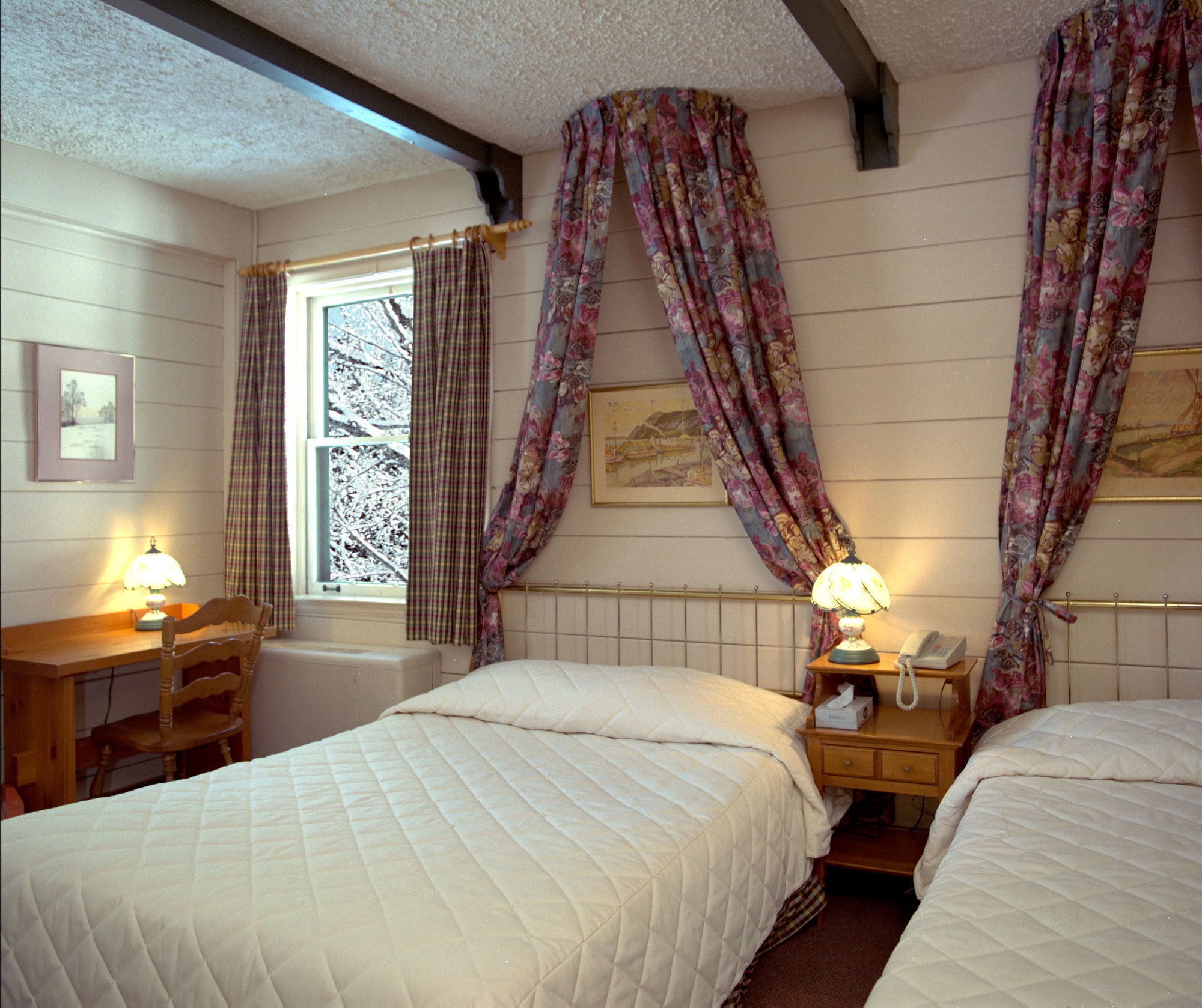 Auberge Alpine Inn Sainte-Adèle Extérieur photo