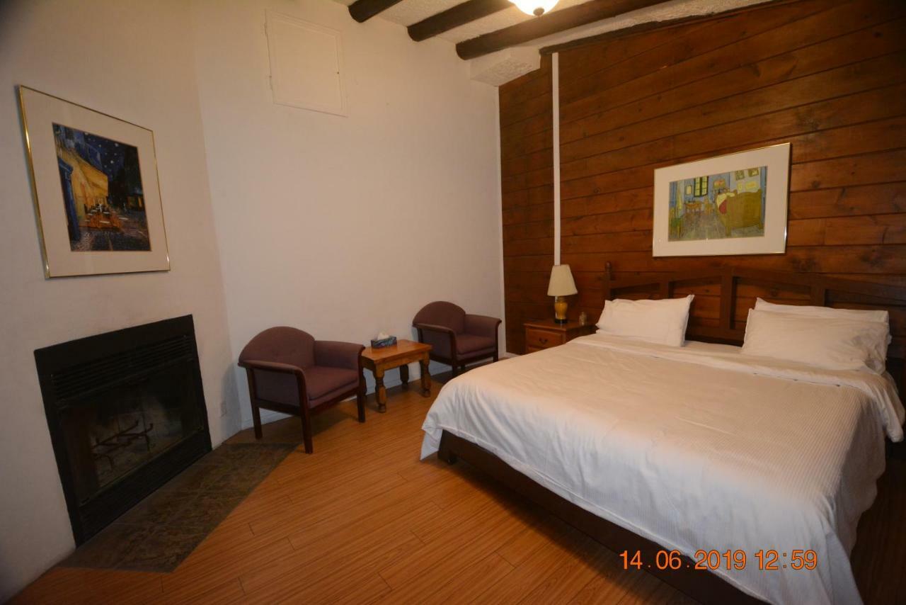 Auberge Alpine Inn Sainte-Adèle Extérieur photo
