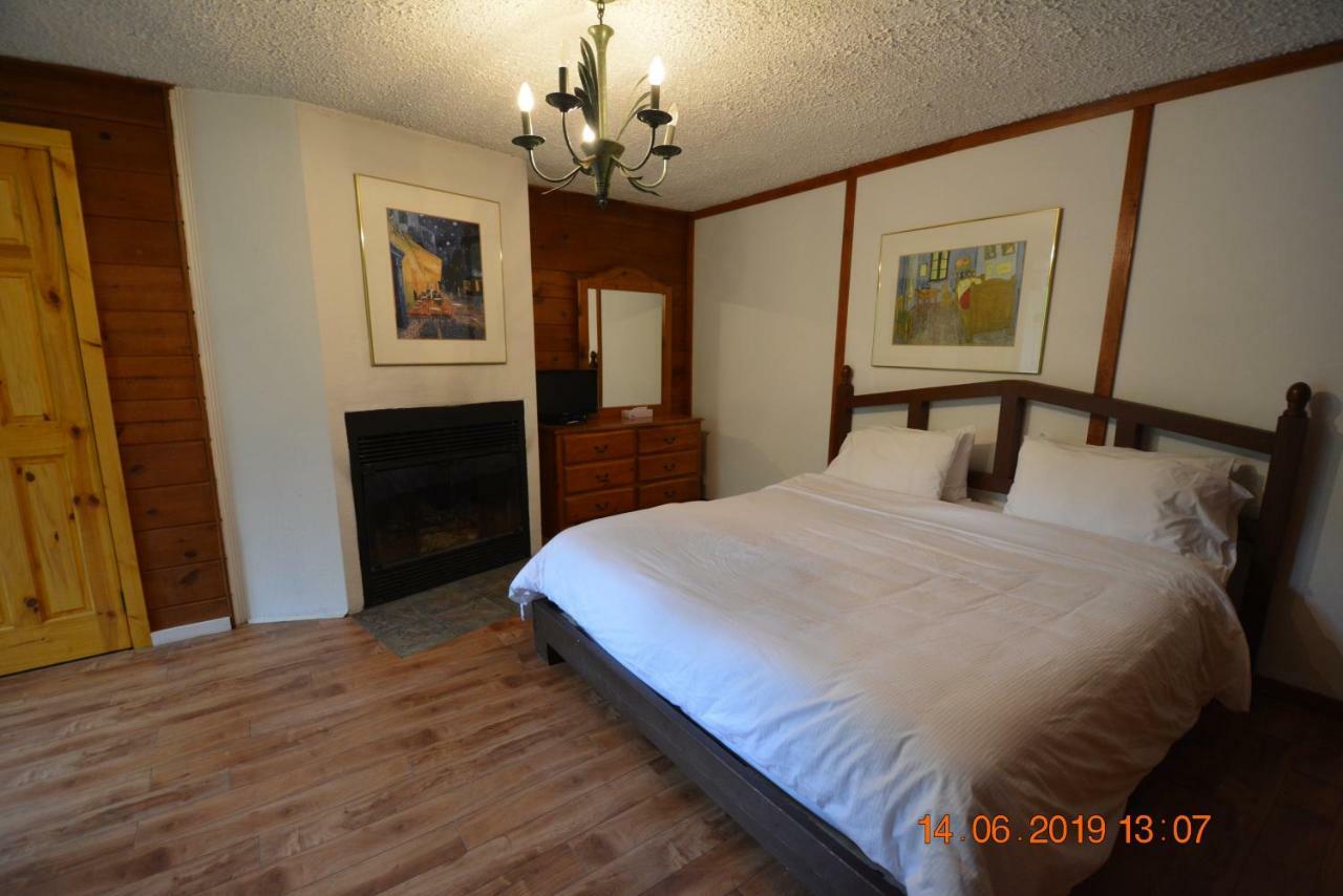 Auberge Alpine Inn Sainte-Adèle Extérieur photo